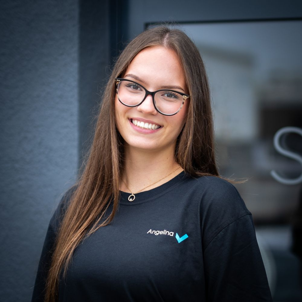 Angelina Winterholler ist Auszubildende zur Mediengestalterin bei OK solutions